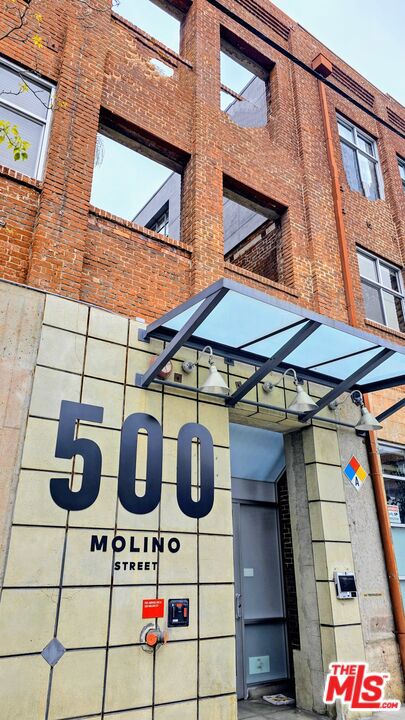 500 Molino Street 214