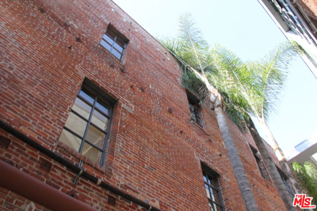 500 Molino Street 214