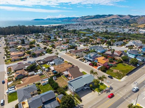 Tiny photo for 360 Ocean View Avenue, Grover Beach, CA 93433 (MLS # PI26093421)