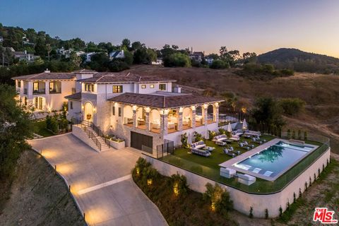 Photo of 23614 Dry Canyon Cold Creek Rd, Calabasas, CA 91302 (MLS # 26840481)