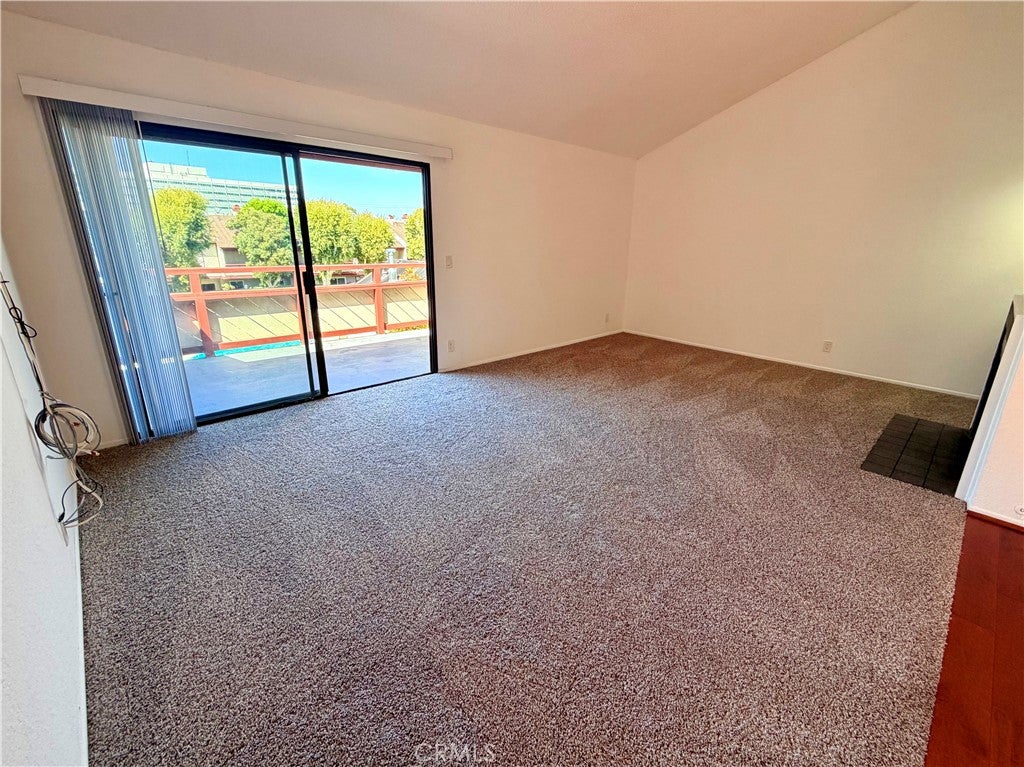 946 W 220th 218