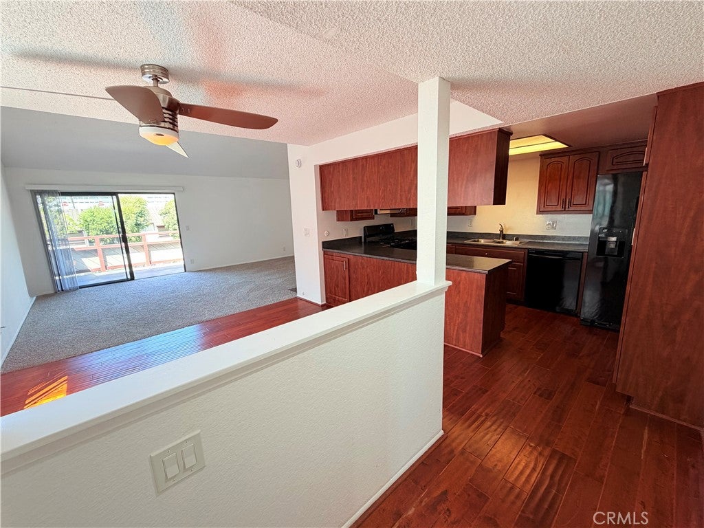 946 W 220th 218