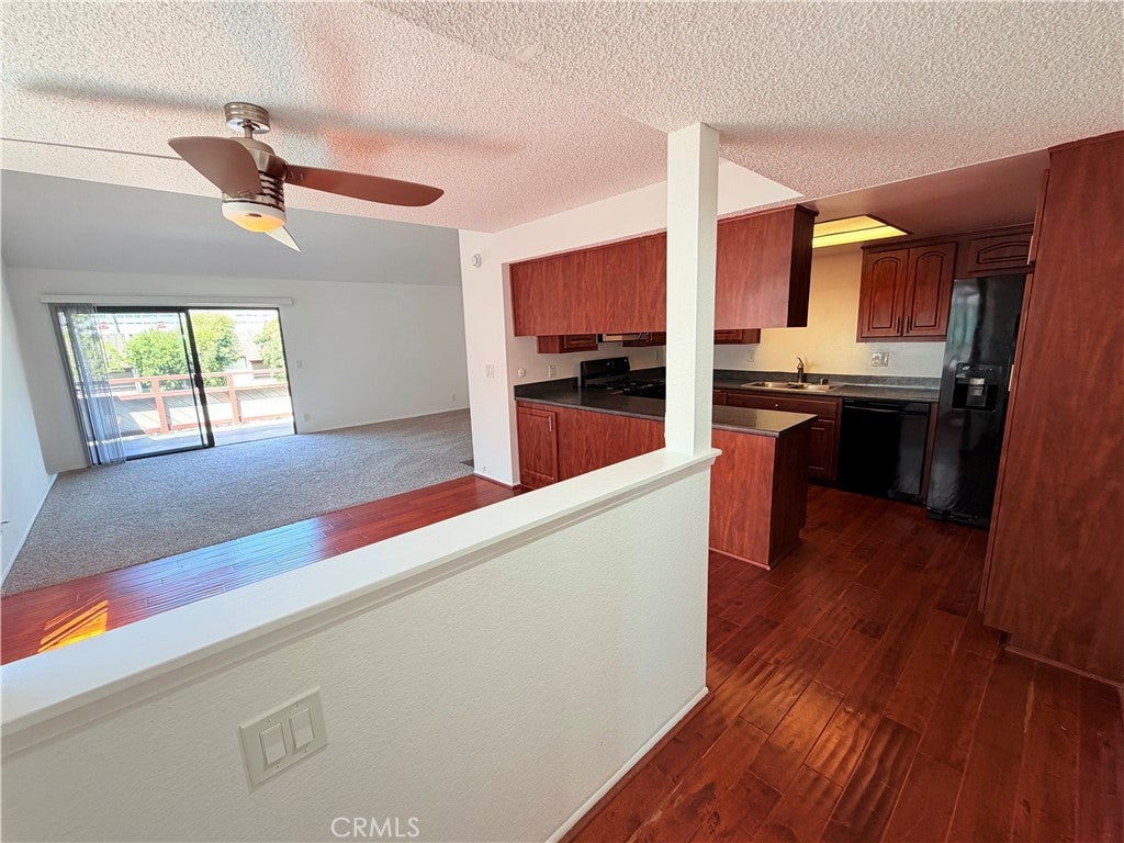 946 W 220th 218