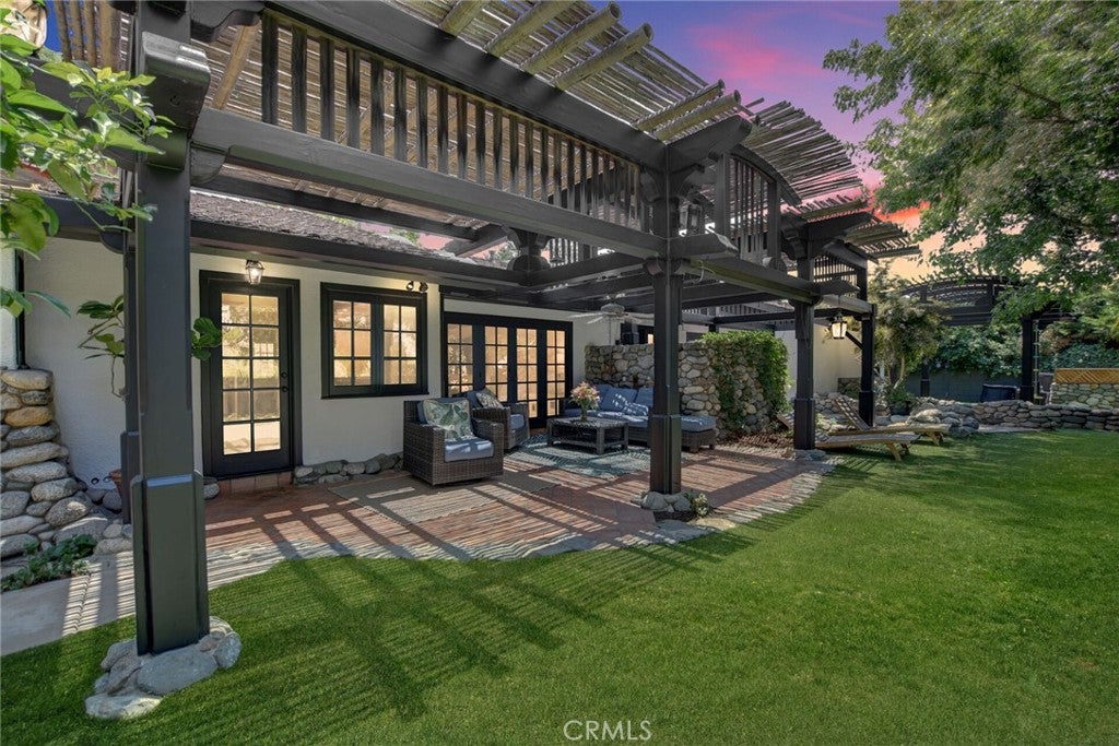 2293 Bonnie Brae