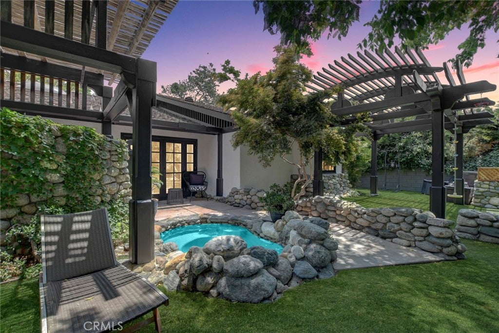 2293 Bonnie Brae