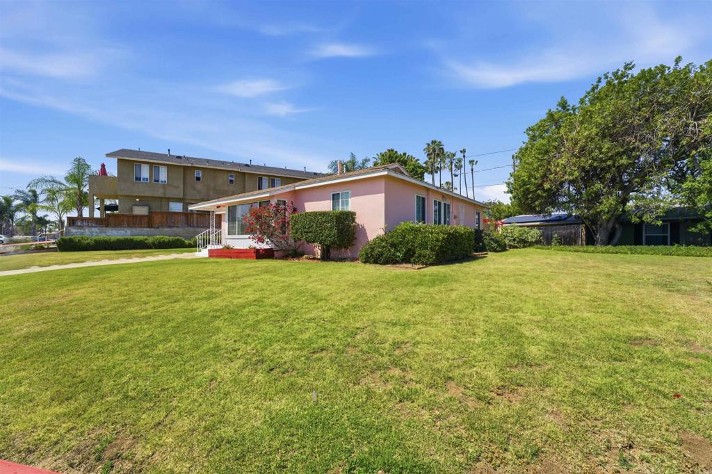 6415 Zena Dr