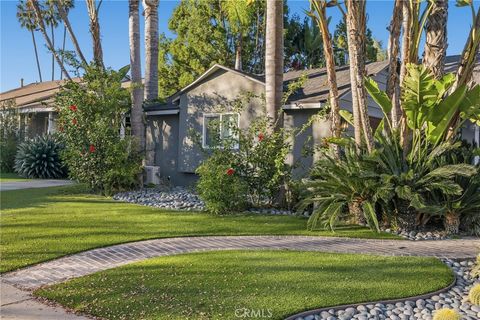 Photo of 12511 Landale Street, Studio City, CA 91604 (MLS # SR25274025)