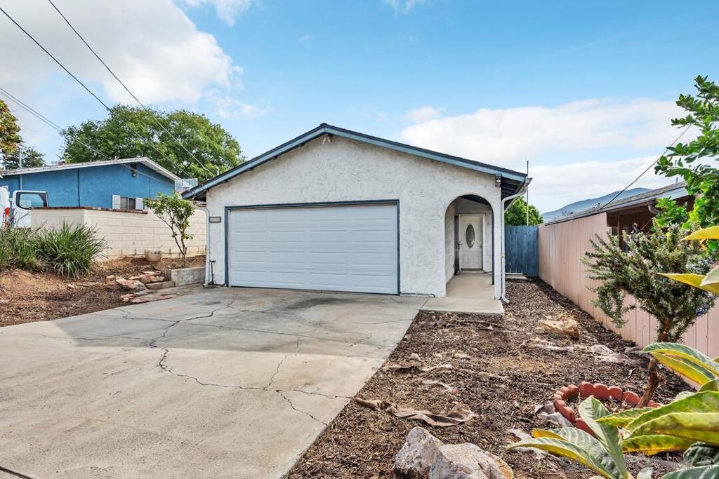 935 Ramona Ave