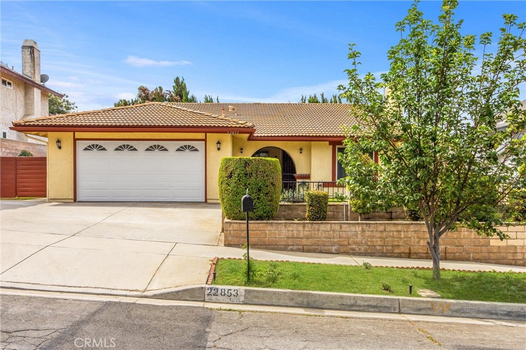 22853 La Paix Street