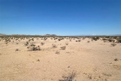 Photo of 3 Montalyo Drive, 29 Palms, CA 92277 (MLS # CV26118899)