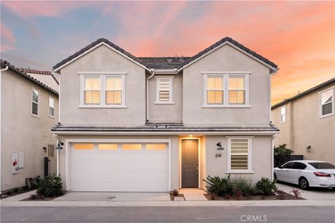 Photo of 641 Jasper Street, Rancho Mission Viejo, CA 92694 (MLS # OC26021684)