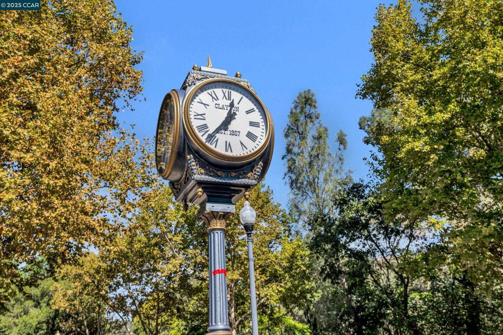 PEACOCK CREEK - Residential