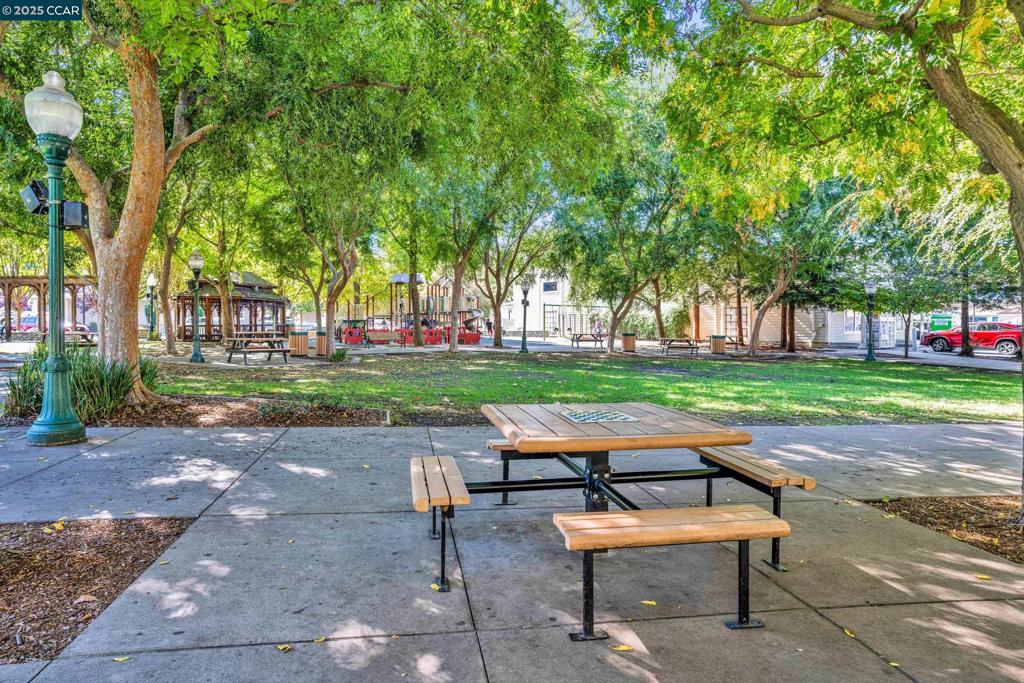 PEACOCK CREEK - Residential