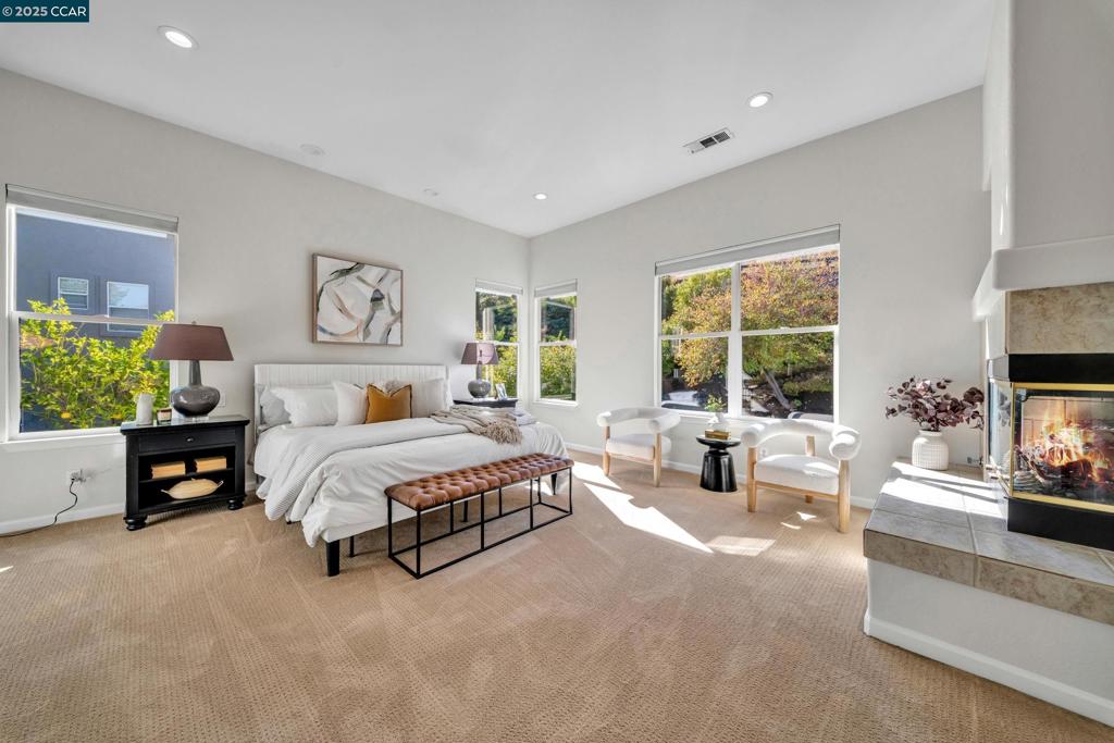 PEACOCK CREEK - Residential