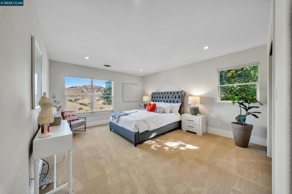 PEACOCK CREEK - Residential