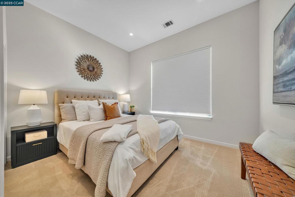 PEACOCK CREEK - Residential