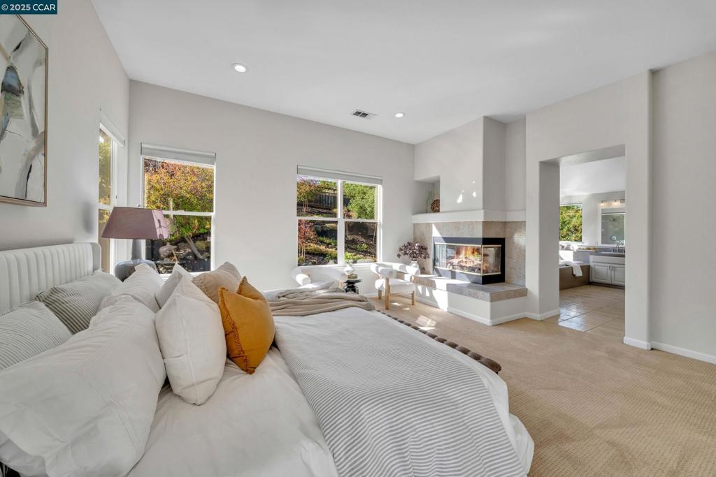 PEACOCK CREEK - Residential