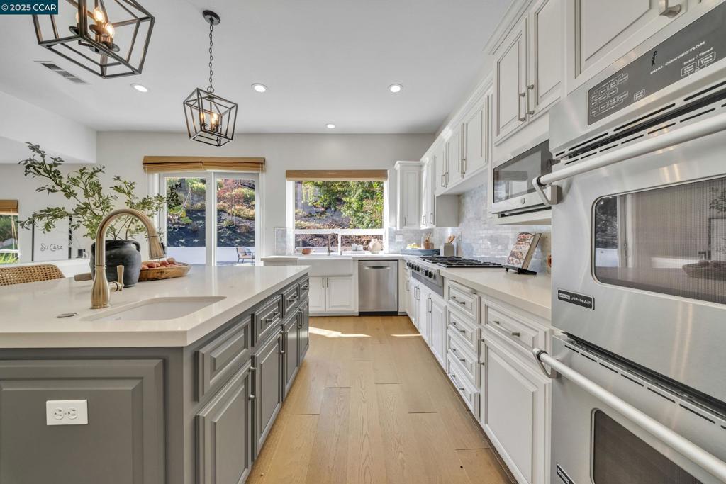 PEACOCK CREEK - Residential