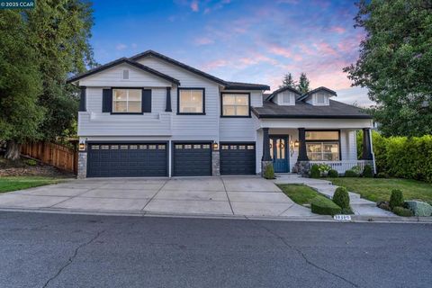 Photo of 1040 Pebble Beach Dr, Clayton, CA 94517 (MLS # 41115339)