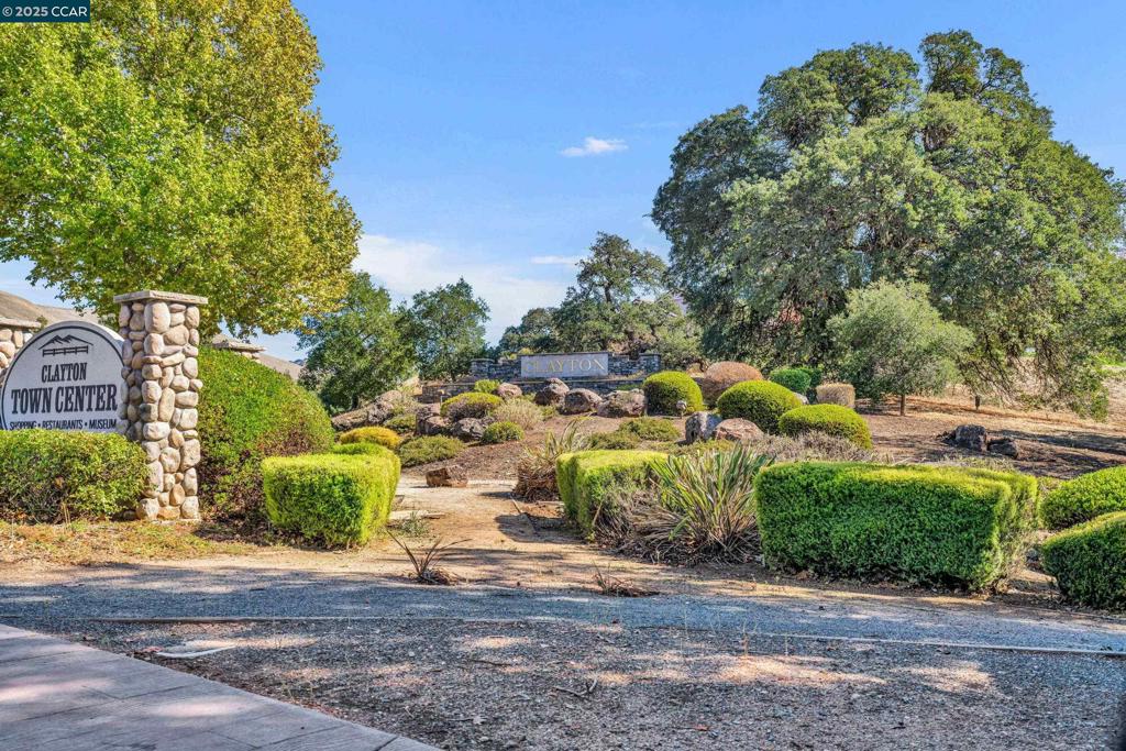 PEACOCK CREEK - Residential