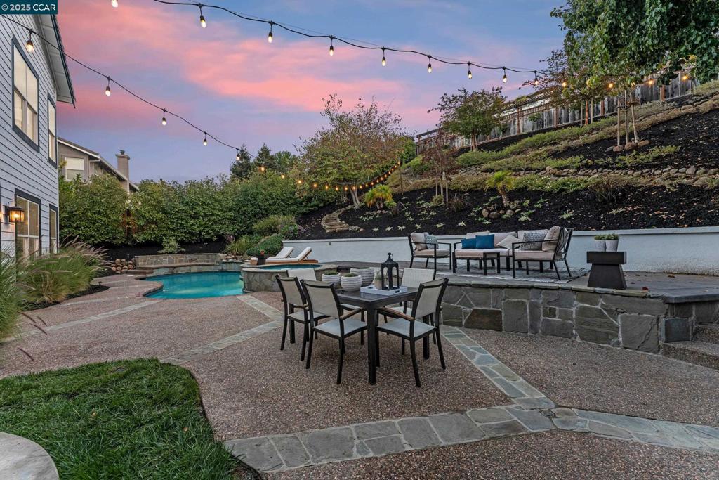 PEACOCK CREEK - Residential