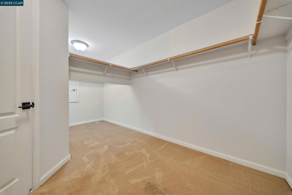 PEACOCK CREEK - Residential