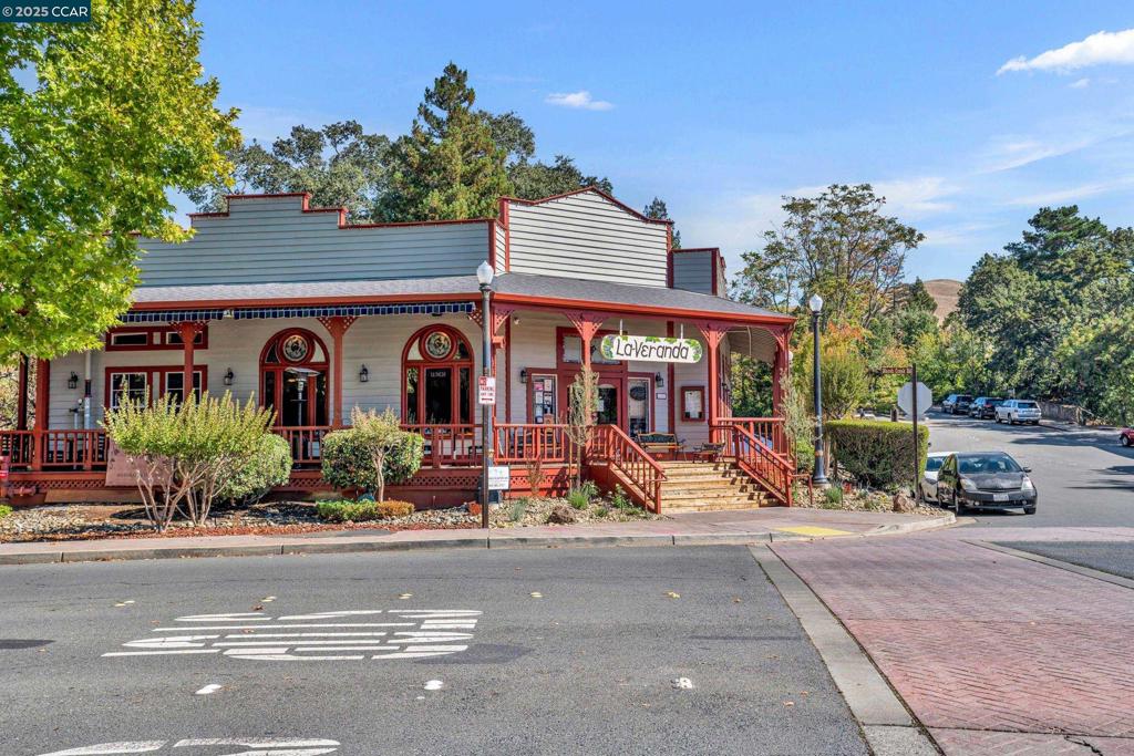 PEACOCK CREEK - Residential