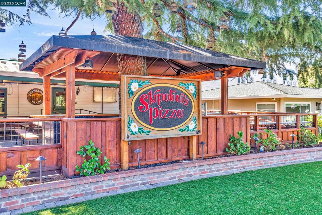 PEACOCK CREEK - Residential