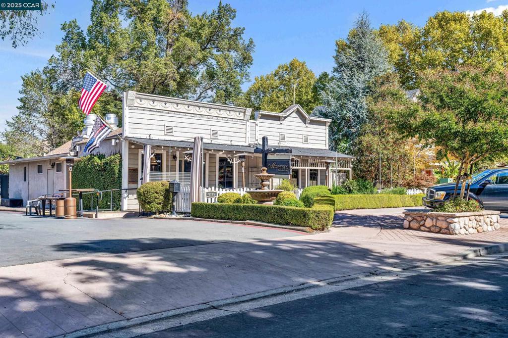 PEACOCK CREEK - Residential