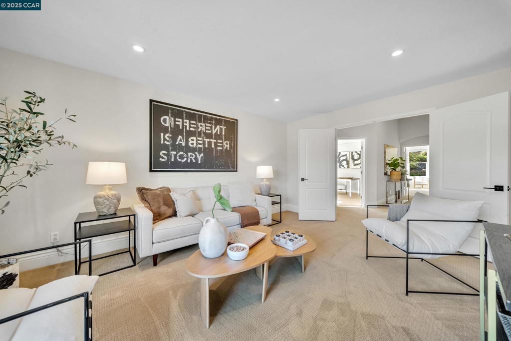 PEACOCK CREEK - Residential