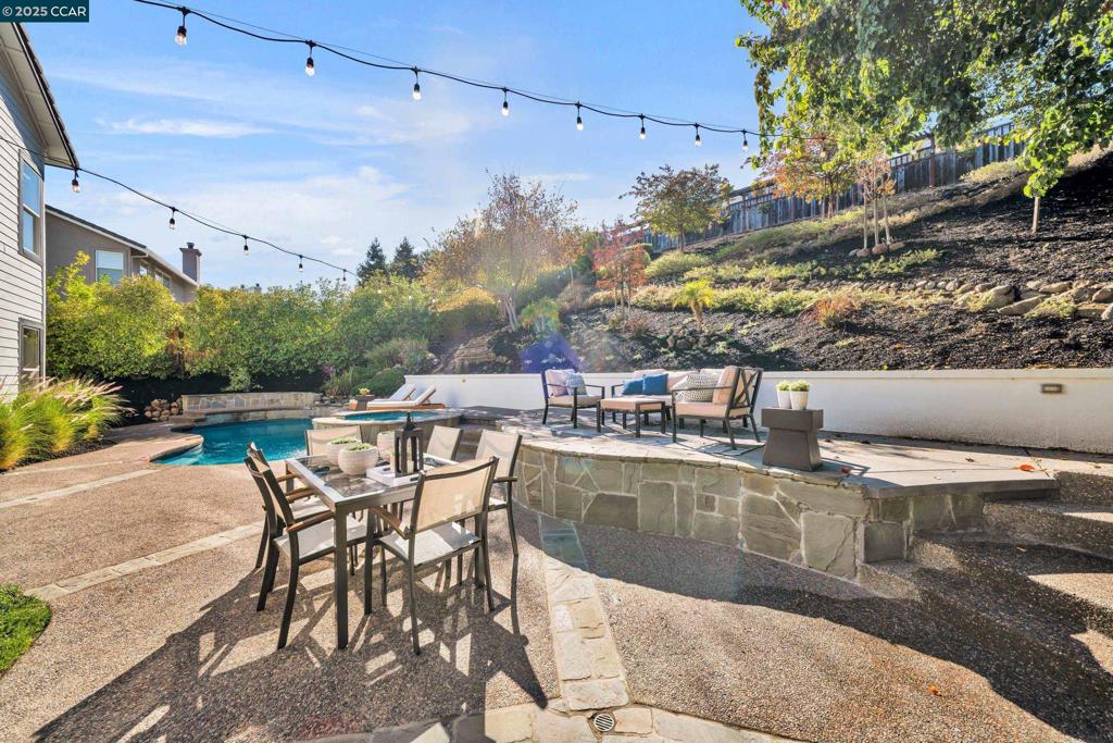 PEACOCK CREEK - Residential