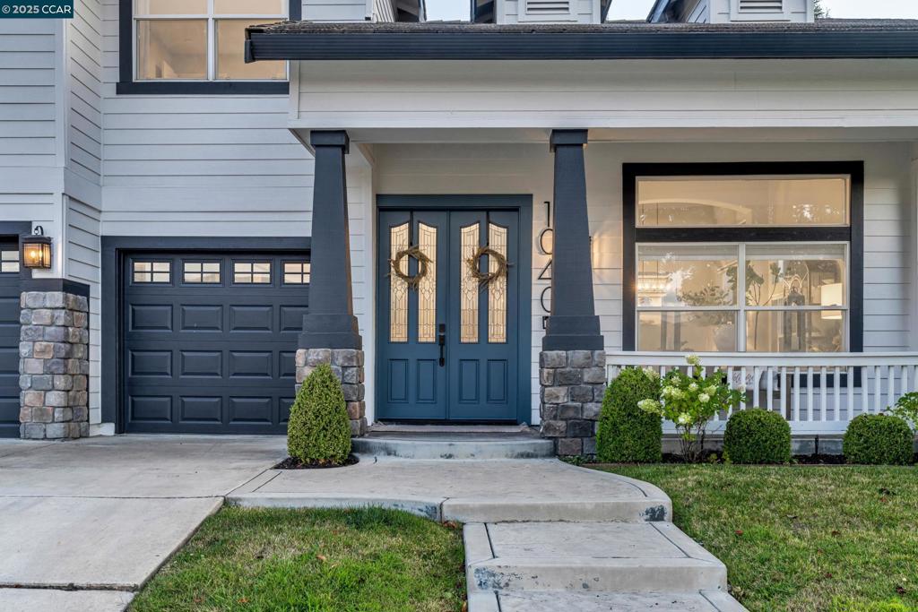 PEACOCK CREEK - Residential