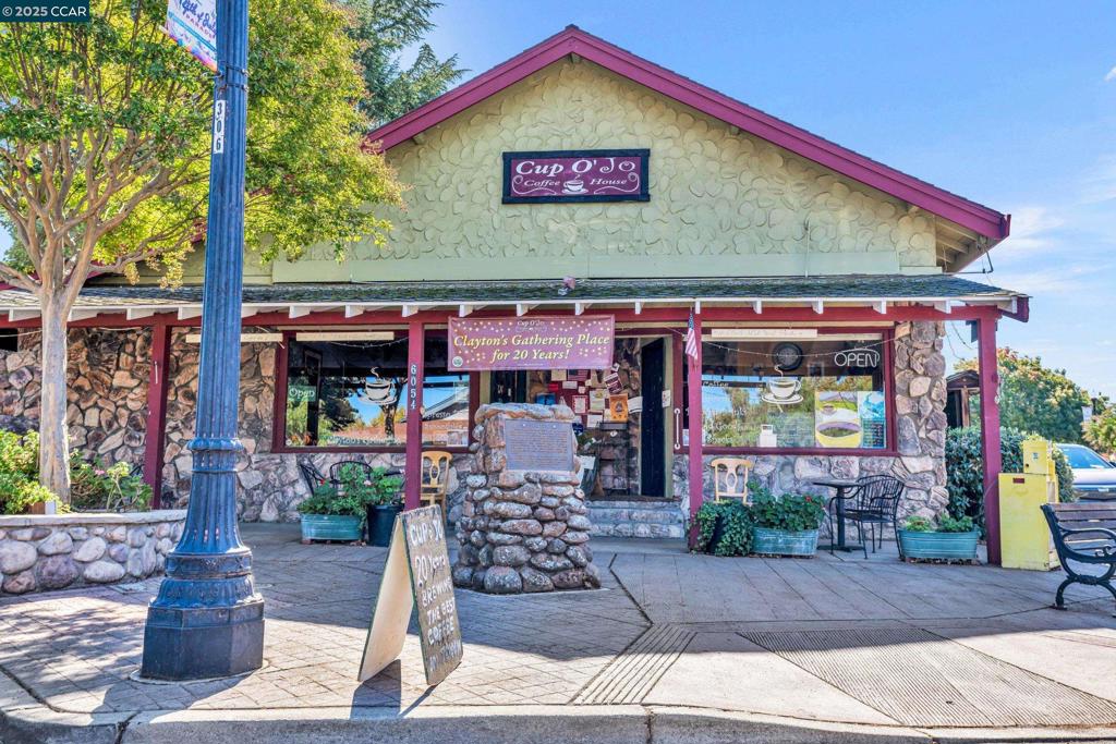 PEACOCK CREEK - Residential