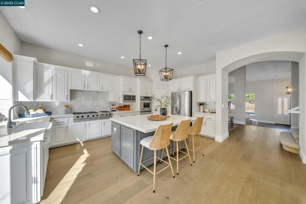 PEACOCK CREEK - Residential