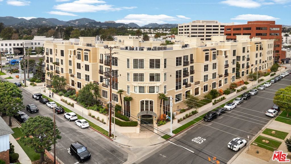 Photo of 11847 Gorham Avenue #406, Los Angeles, CA 90049 (MLS # 26645277)