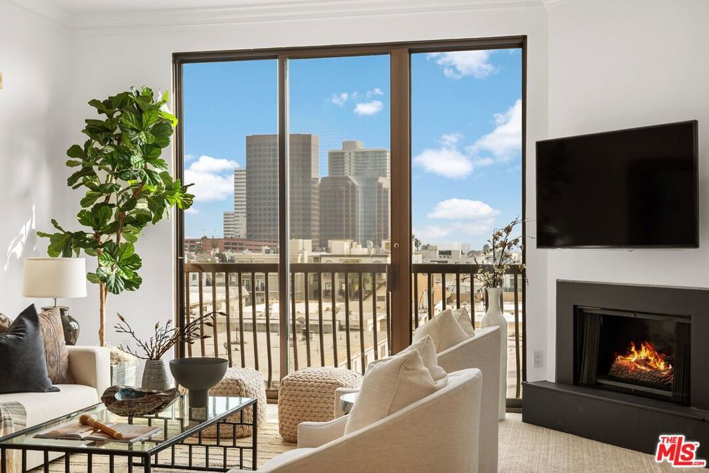 Photo of 11847 Gorham Avenue #406, Los Angeles, CA 90049 (MLS # 26645277)