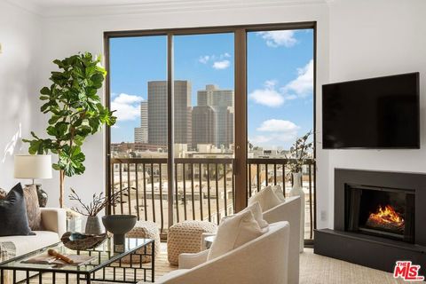 Photo of 11847 Gorham Avenue #406, Los Angeles, CA 90049 (MLS # 26645277)