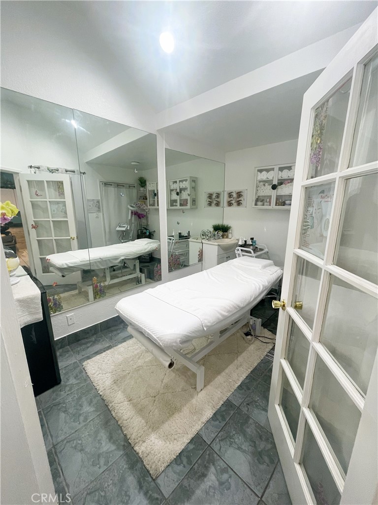 9250 Garden Grove 8