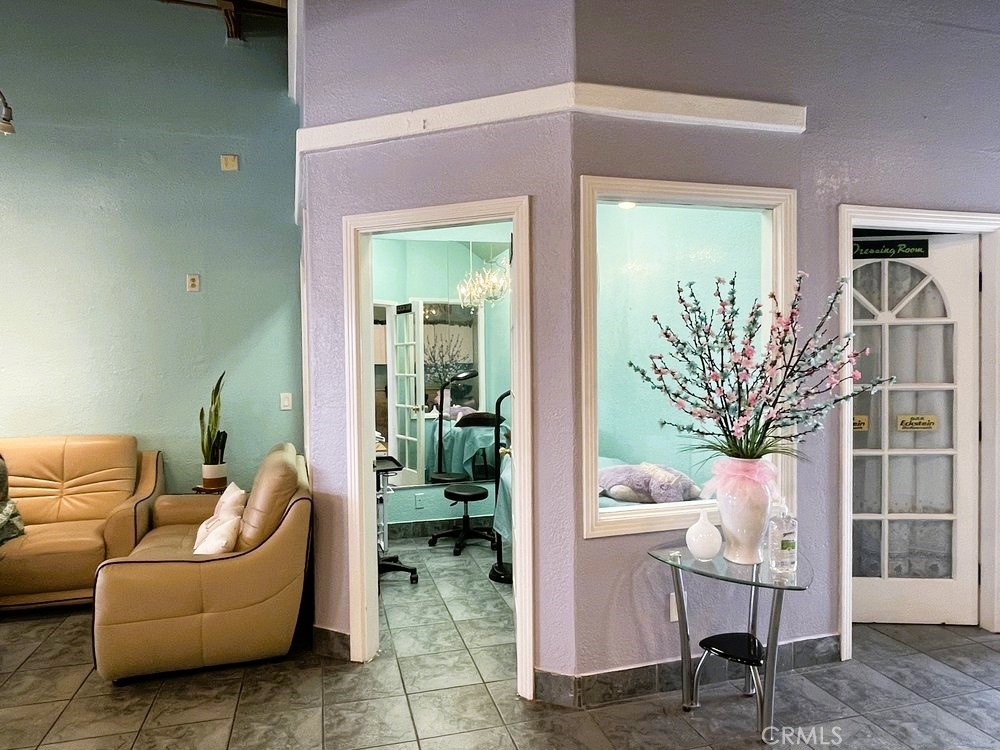 9250 Garden Grove 8