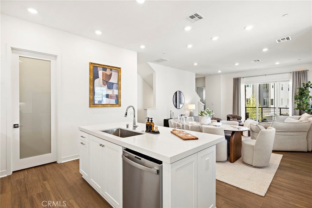 259 Lynx, Irvine CA 92618 - Photo 32