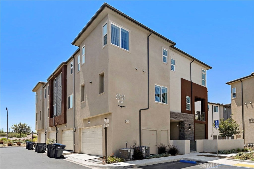 259 Lynx, Irvine CA 92618
