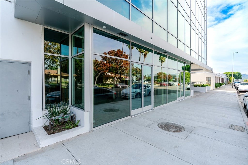 610 W Broadway 312