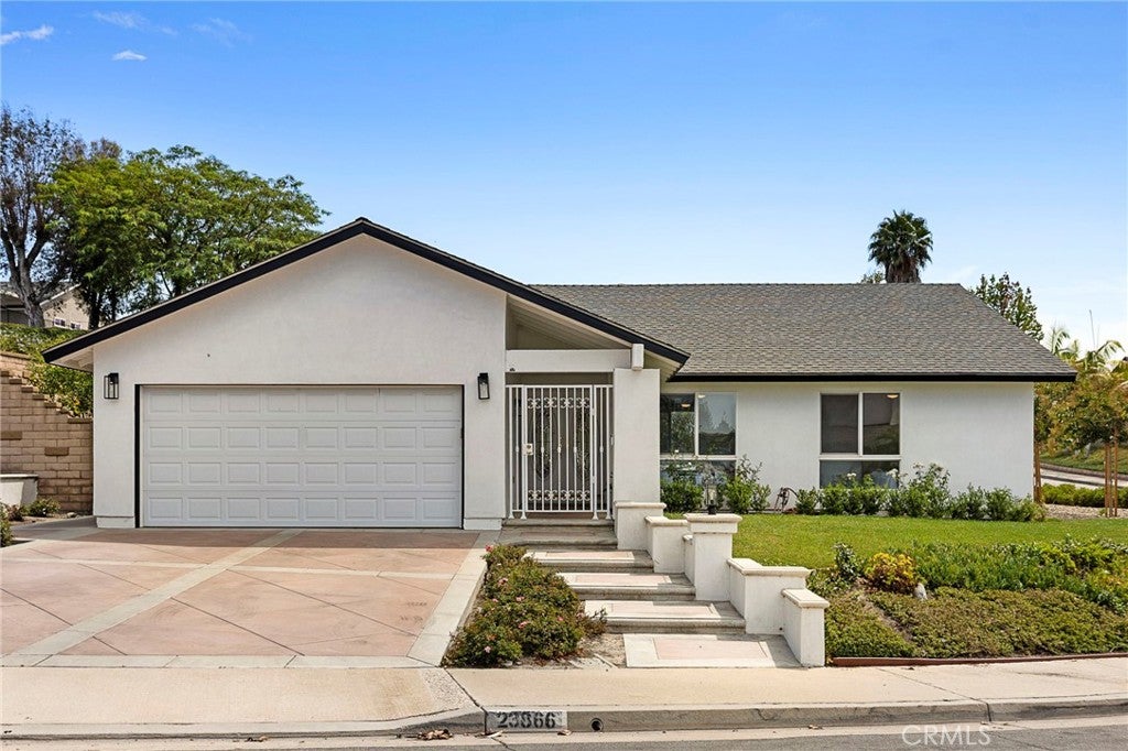 Photo of 23866 Via Calzada, Mission Viejo, CA 92691 (MLS # OC26177189)
