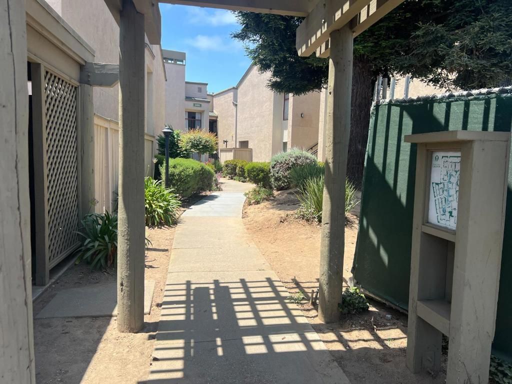 listing image 130729505895453636113