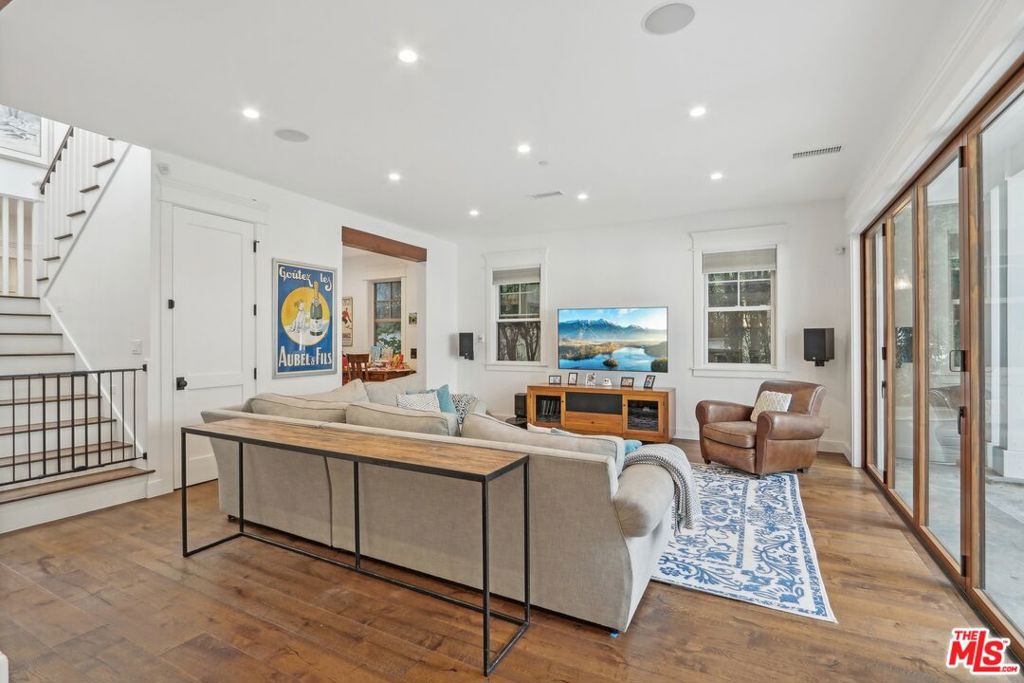 Properties 4 3143 Shelby Drive