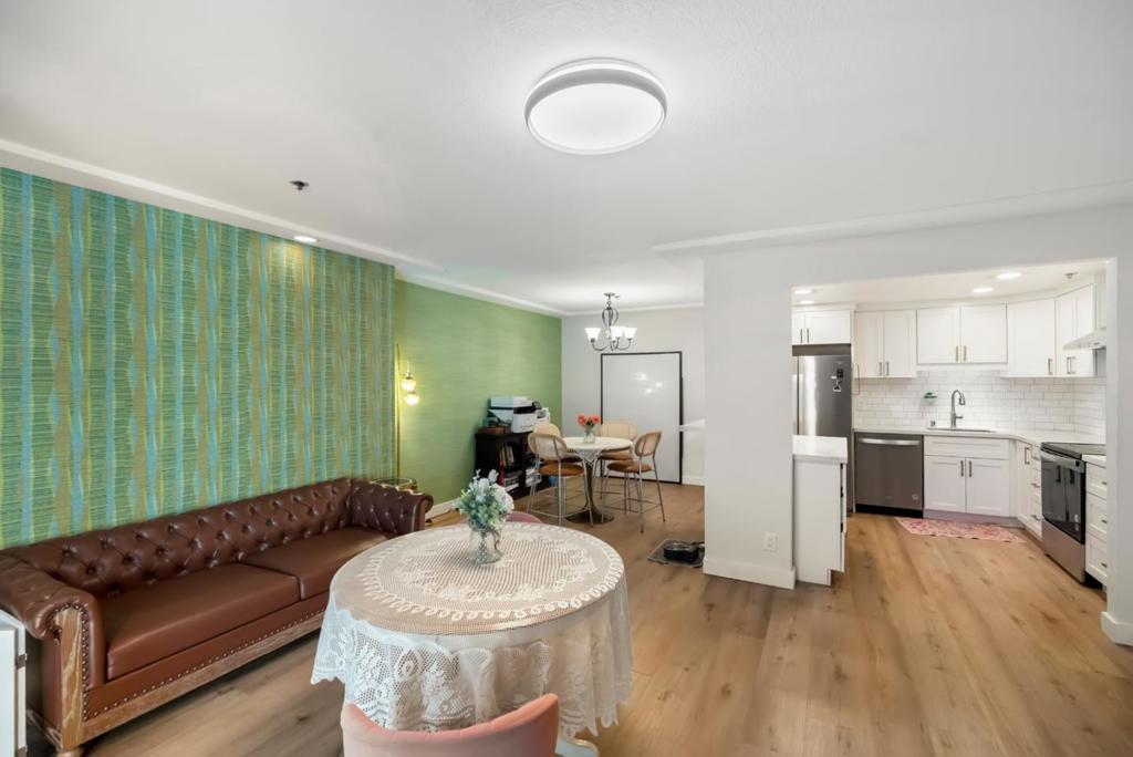 496 W Charleston Road 302