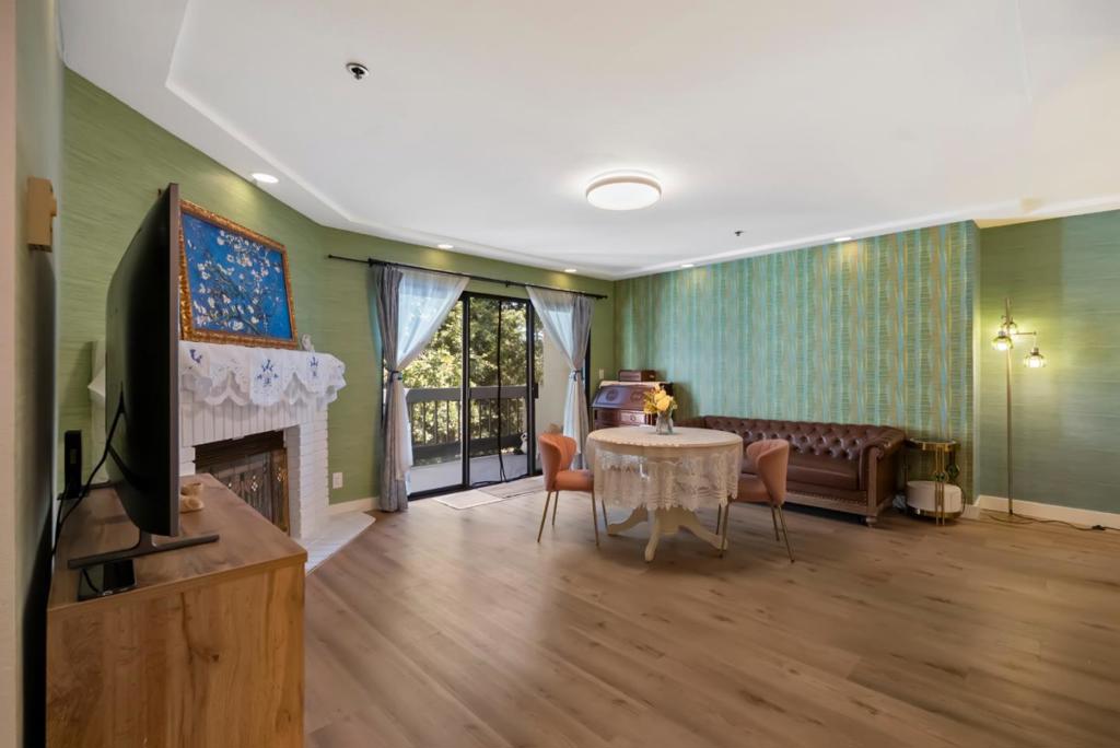496 W Charleston Road 302
