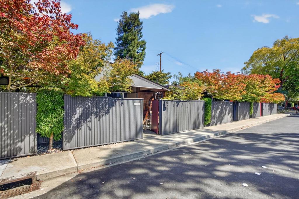 155 Greenmeadow Way