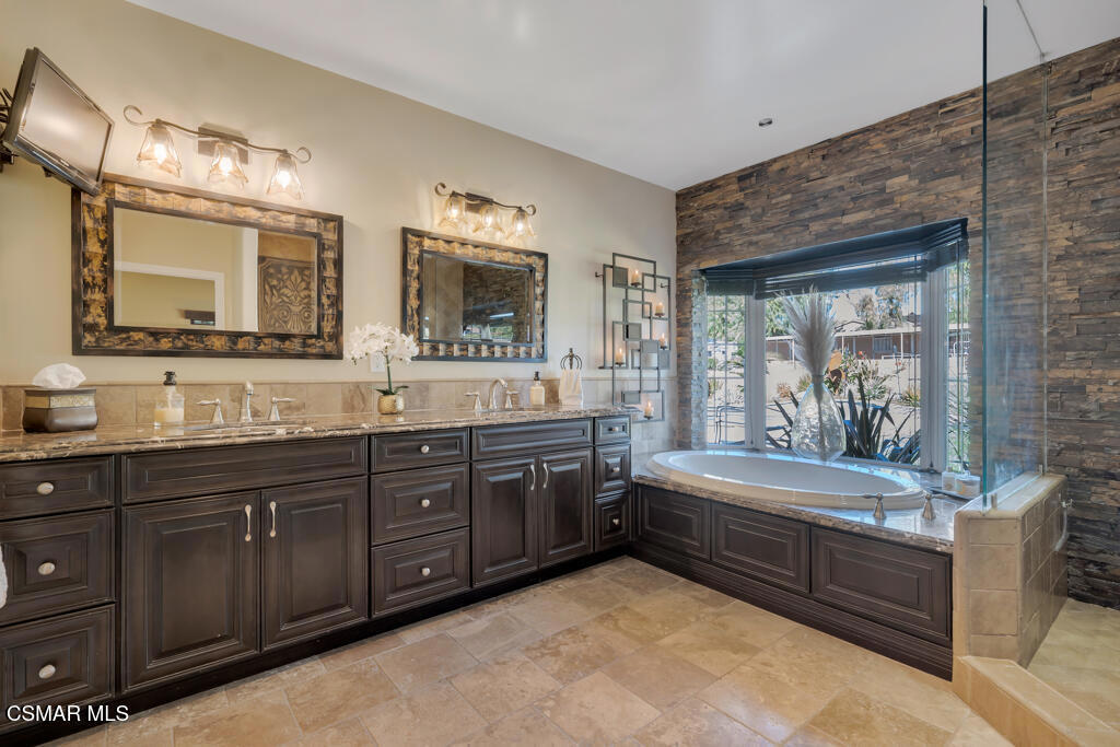 Bridle Path (New)-316 - 316 - Residential