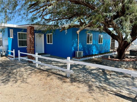 Photo of 13776 Benton Street, Trona, CA 93562 (MLS # CV25225172)